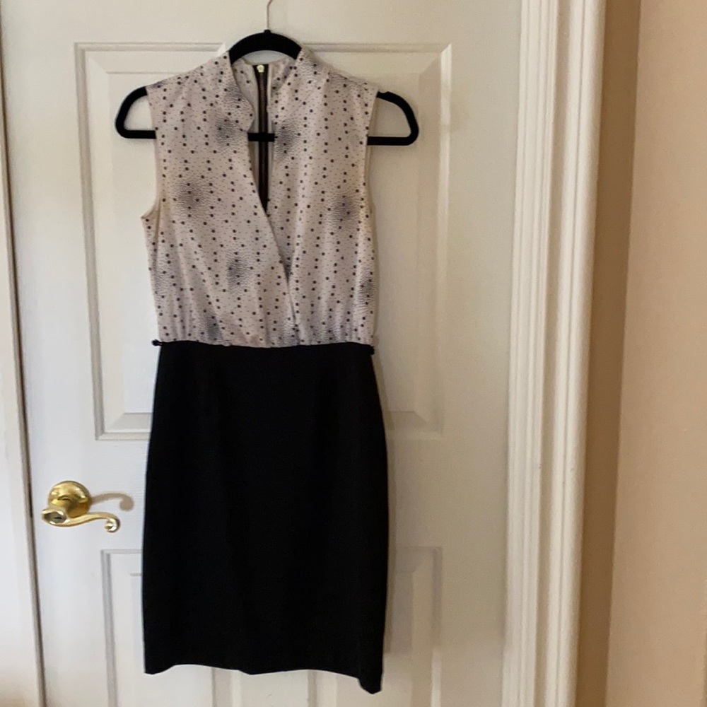 Banana Republic sleveless dress w/ back zip sz 0